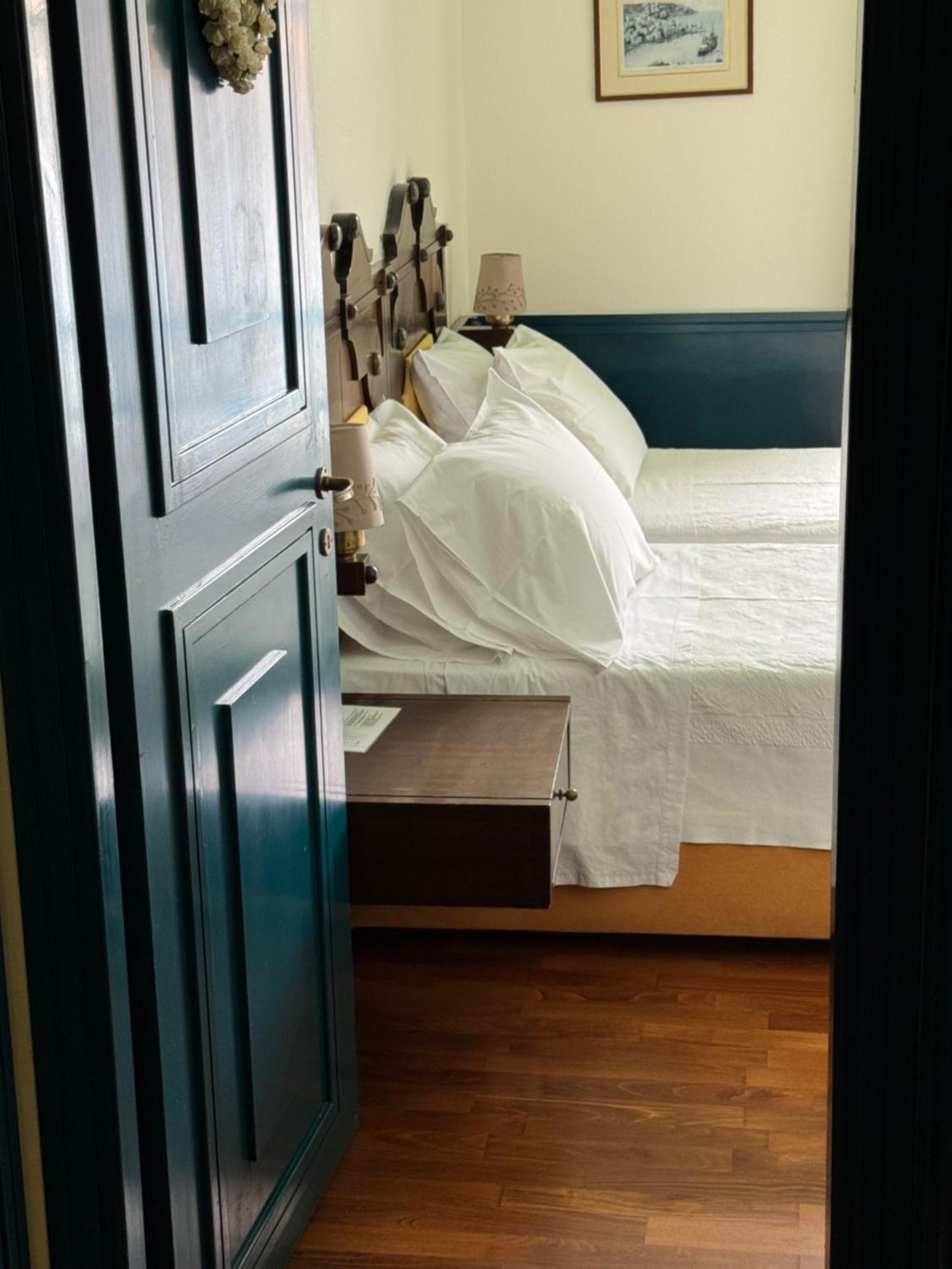 Hotel Aliki 시미 외부 사진